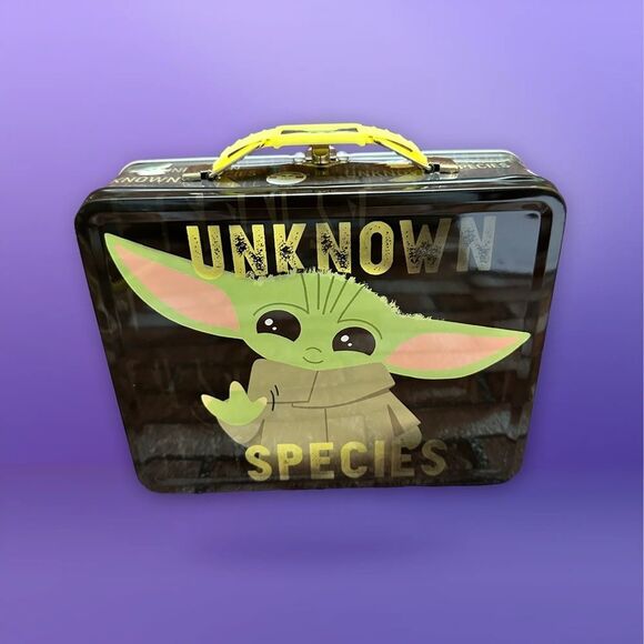 Star Wars Mandalorian The Child Yoda UNKNOWN SPECIES Box Tin - Picture 1 of 12